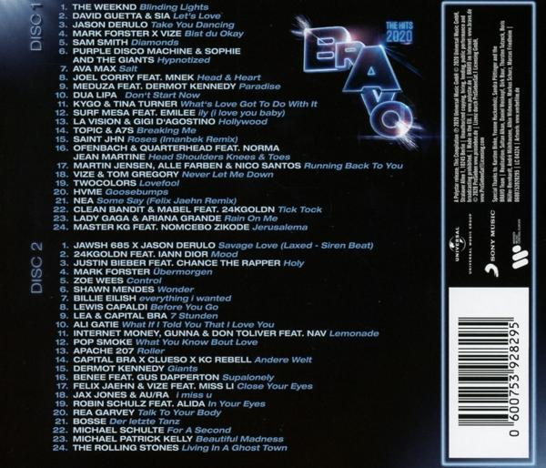 CD-Hülle BRAVO Hits 2020. Tracklisten von Disc 1 und 2 sind sichtbar. Weißer Hintergrund.