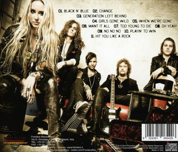 Dos d'un CD avec membres du groupe, titres de chansons et nom du groupe, avec un code-barres en bas.