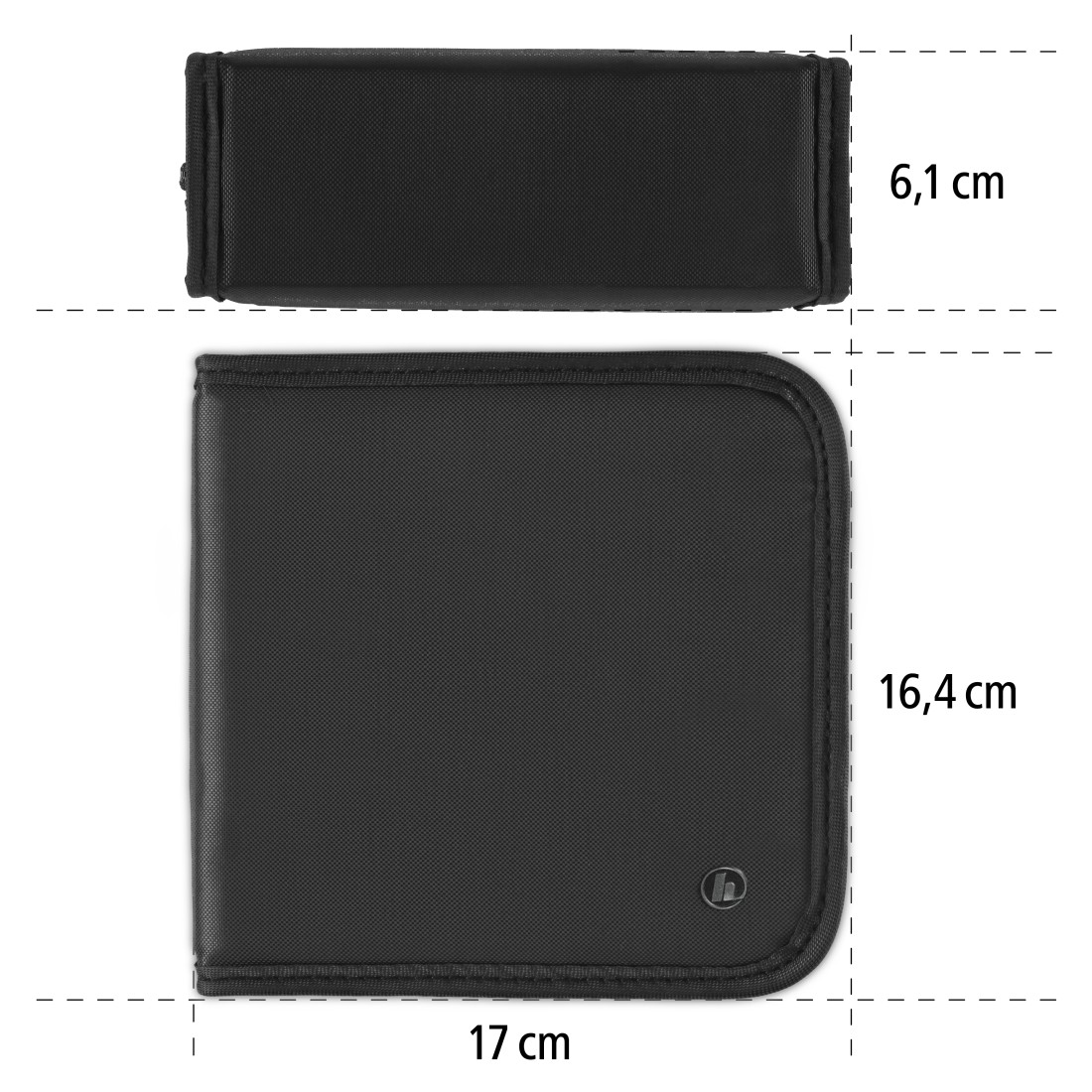 Schwarzes Etui mit Abmessungen 17x16,4x6,1 cm. Es hat ein kleines Logo.