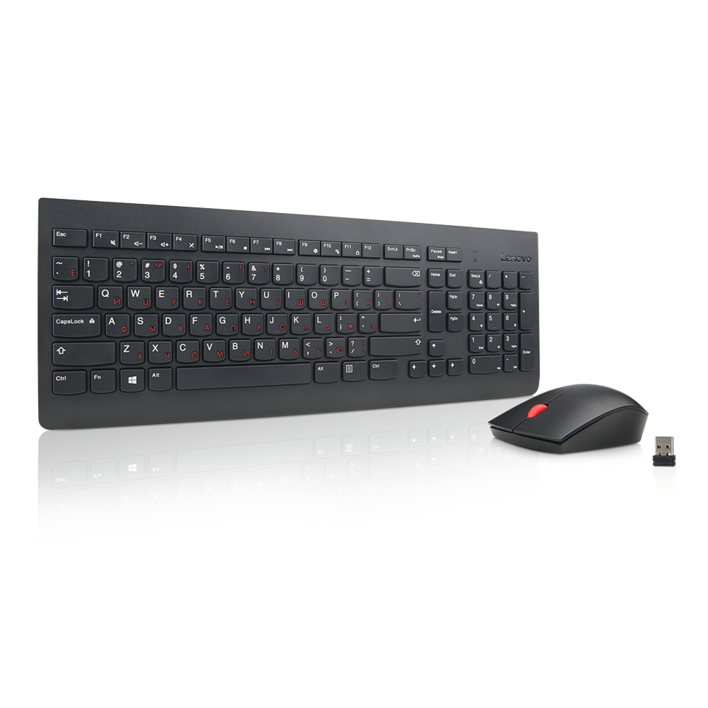 Siyah Lenovo klavye ve fare seti. Klavyede kırmızı harfler. Siyah yüzey ve yansıma.