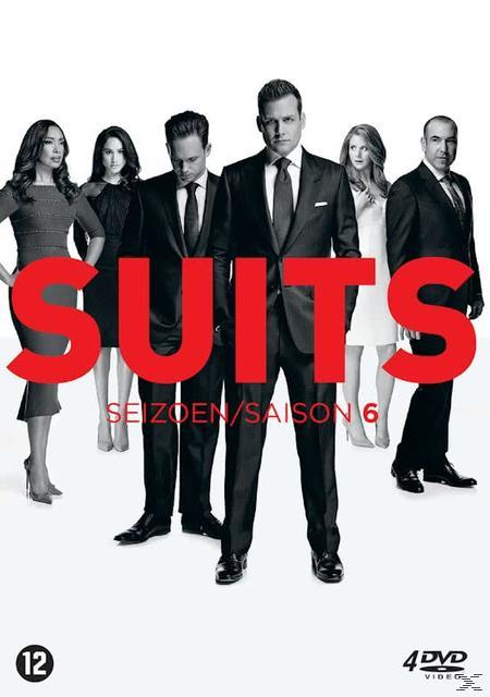 Filmposter van de tv-show Suits. Verschillende mensen in pakken staan voor een witte achtergrond.