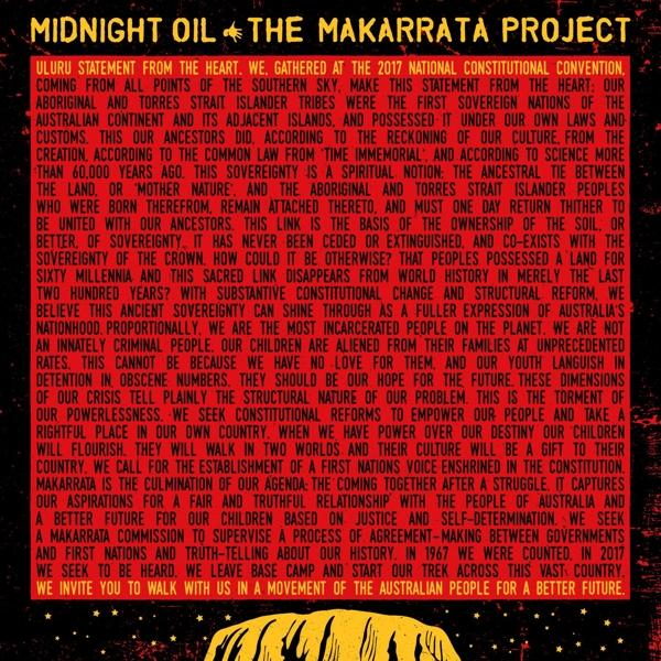 Szöveg piros háttéren: Midnight Oil. A Makarrata Project. Nyilatkozat az őslakosokról és a Torres-szoros szigetlakóiról.