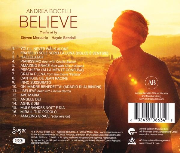 Az Andrea Bocelli 'Believe' albumának hátlapja, a számlistával és a művész képével.