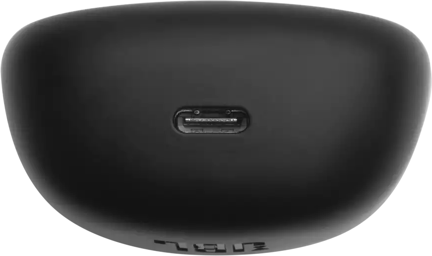 Fekete töltőtok USB-C porttal az alján. Közelkép.