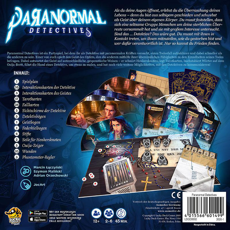 Brettspiel 'Paranormal Detectives'. Spielkomponenten, darunter Karten, Figuren, Würfel, sind auf einem Tisch zu sehen.