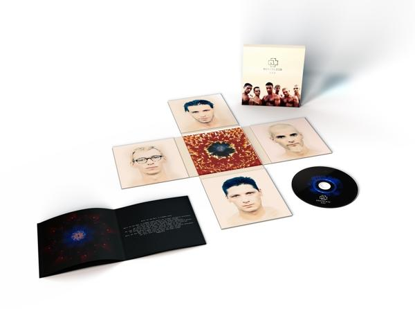 CD album kereszt alakú borítóval és egy fekete CD-vel. Férfiak csoportját mutatja.