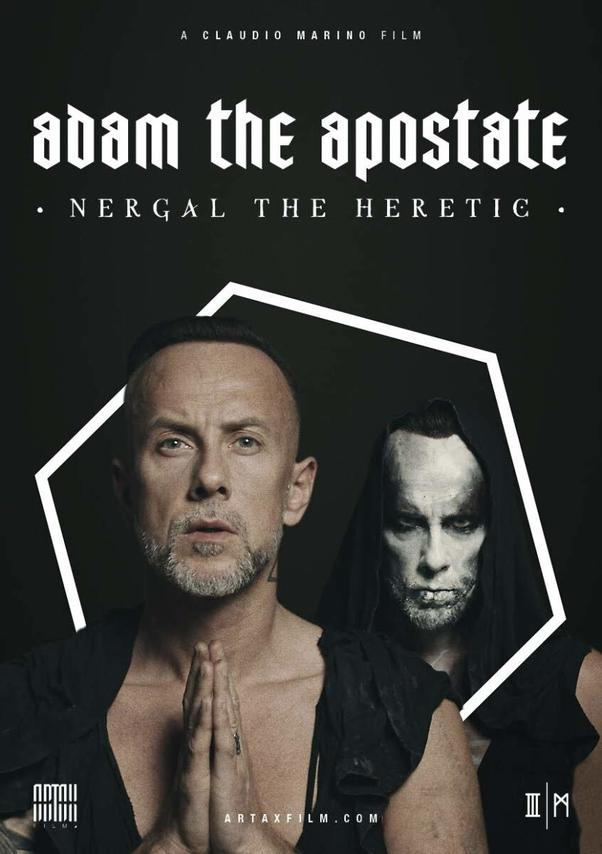 Filmplakat. Zwei Männer in Schwarz, Titel 'adam the apostate'. Ein Mann hat die Hände gefaltet, der andere einen rasierten Kopf.