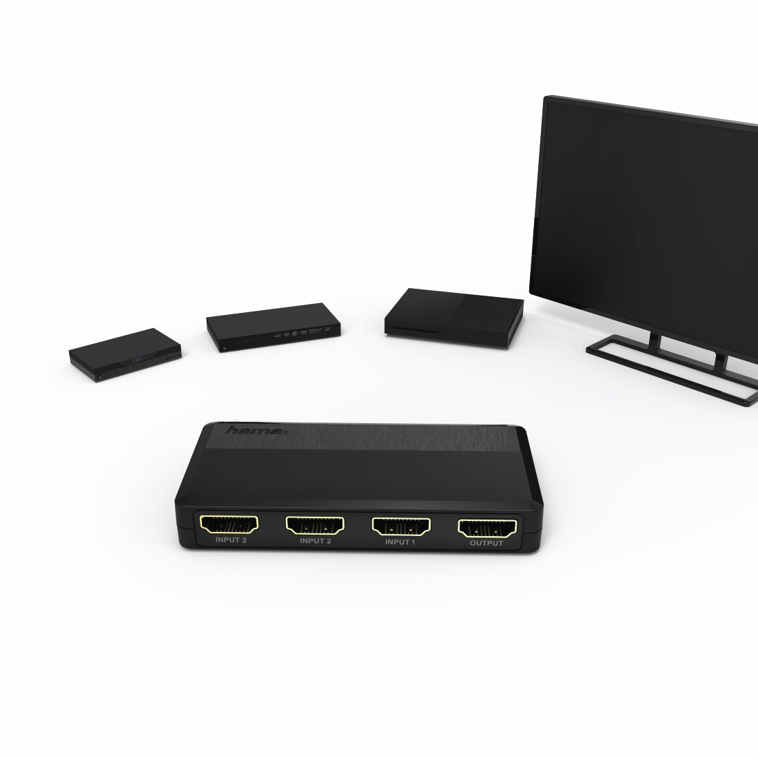 Ein schwarzer HDMI-Switch mit mehreren Eingängen und Ausgängen, zusammen mit anderen Geräten.
