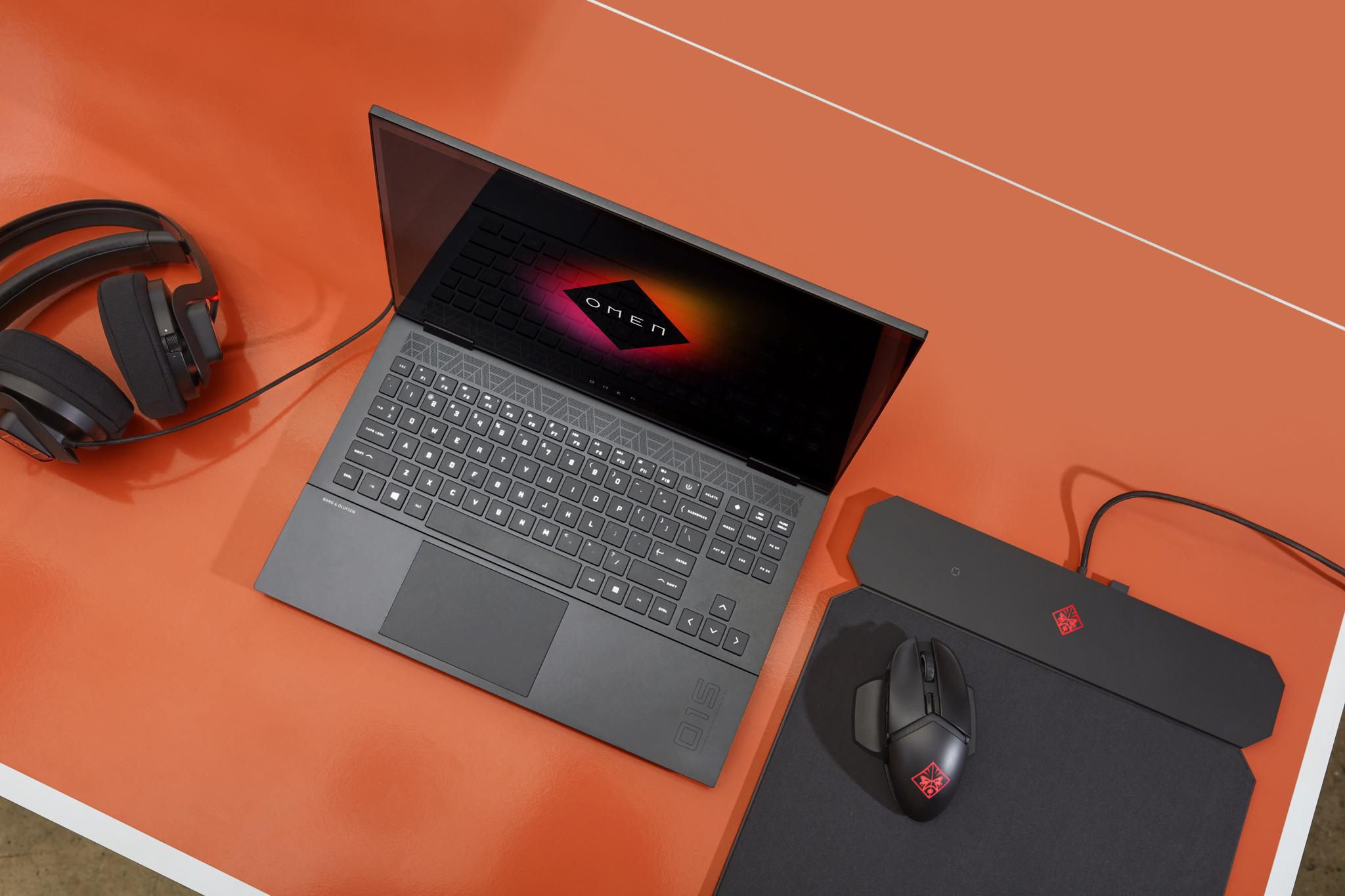 HP OMEN 15-en0300ng - 15,6 Zoll - AMD Ryzen™ 7 4800H - 8 GB - 512 GB - NVIDIA GeForce RTX™ 2060 - Windows 10 Home (64 Bit)