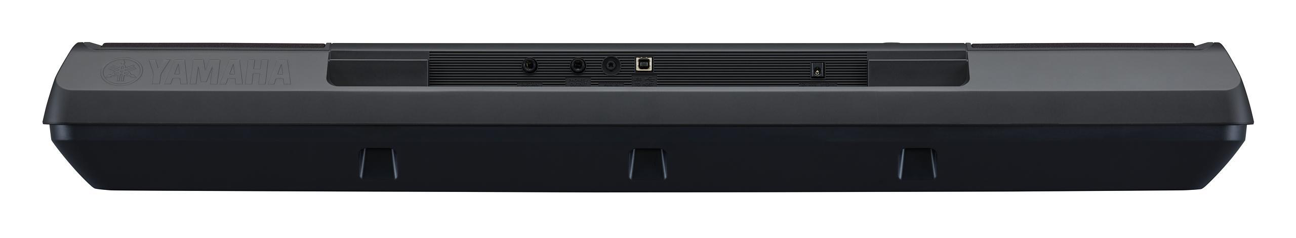 Rückseite eines schwarzen Yamaha-Keyboards. Es hat Ein- und Ausgänge für verschiedene Anschlüsse.