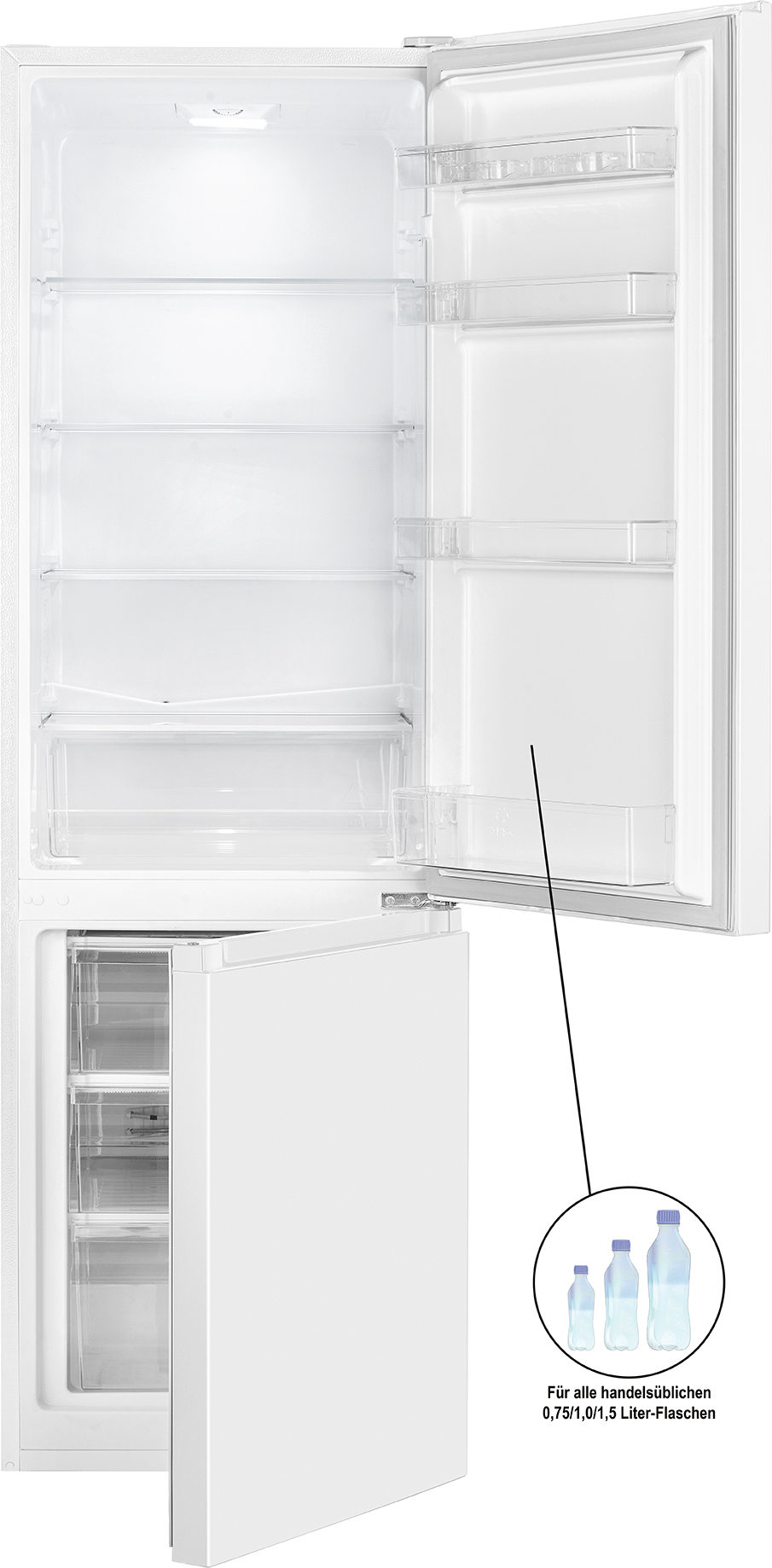 Weißer Kühlschrank mit offener Tür. Im Inneren befinden sich Regale, Schubladen und Flaschen.