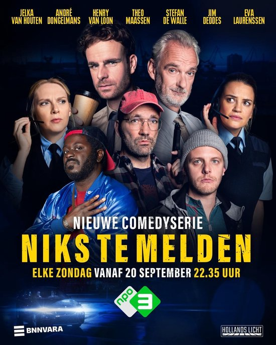 Poster voor een komische serie met acteurs in een donkere setting.