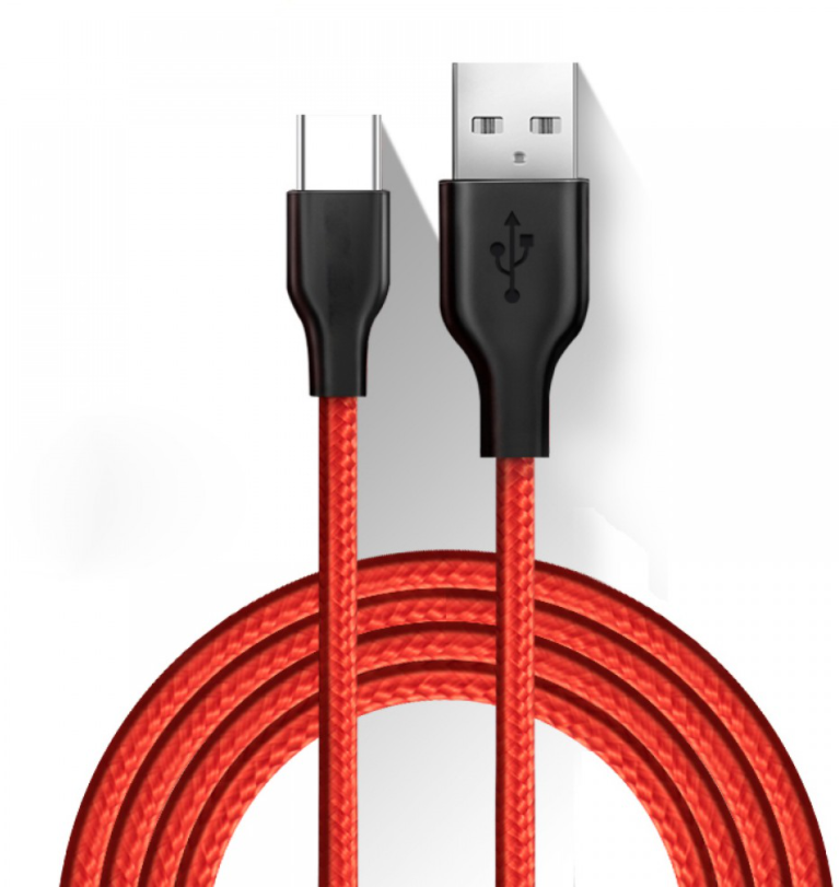 Piros USB-USB-C kábel. Mindkét vége fekete. A kábel fehér háttér előtt van feltekerve.