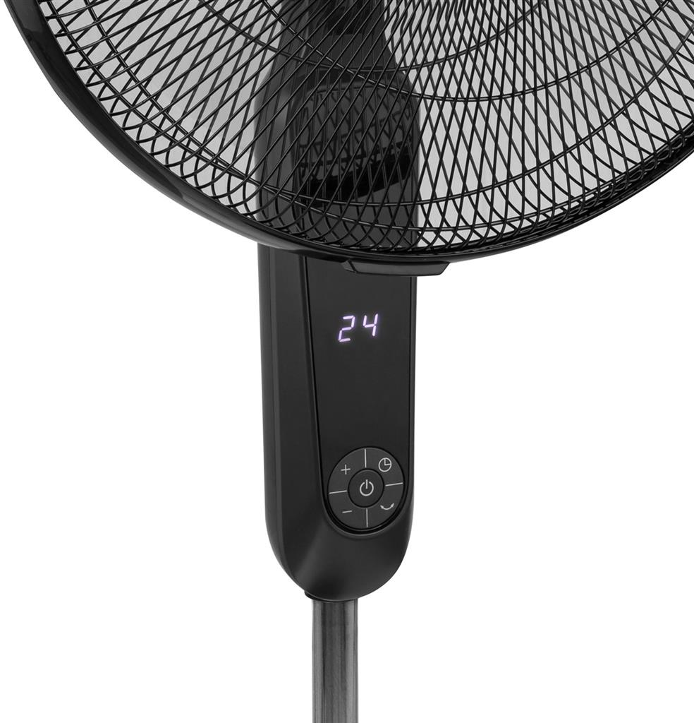 Schwarzer elektrischer Ventilator. Zeigt '24' auf dem Bedienfeld an. Hat ein Metallgestell und ein Schutzgitter.