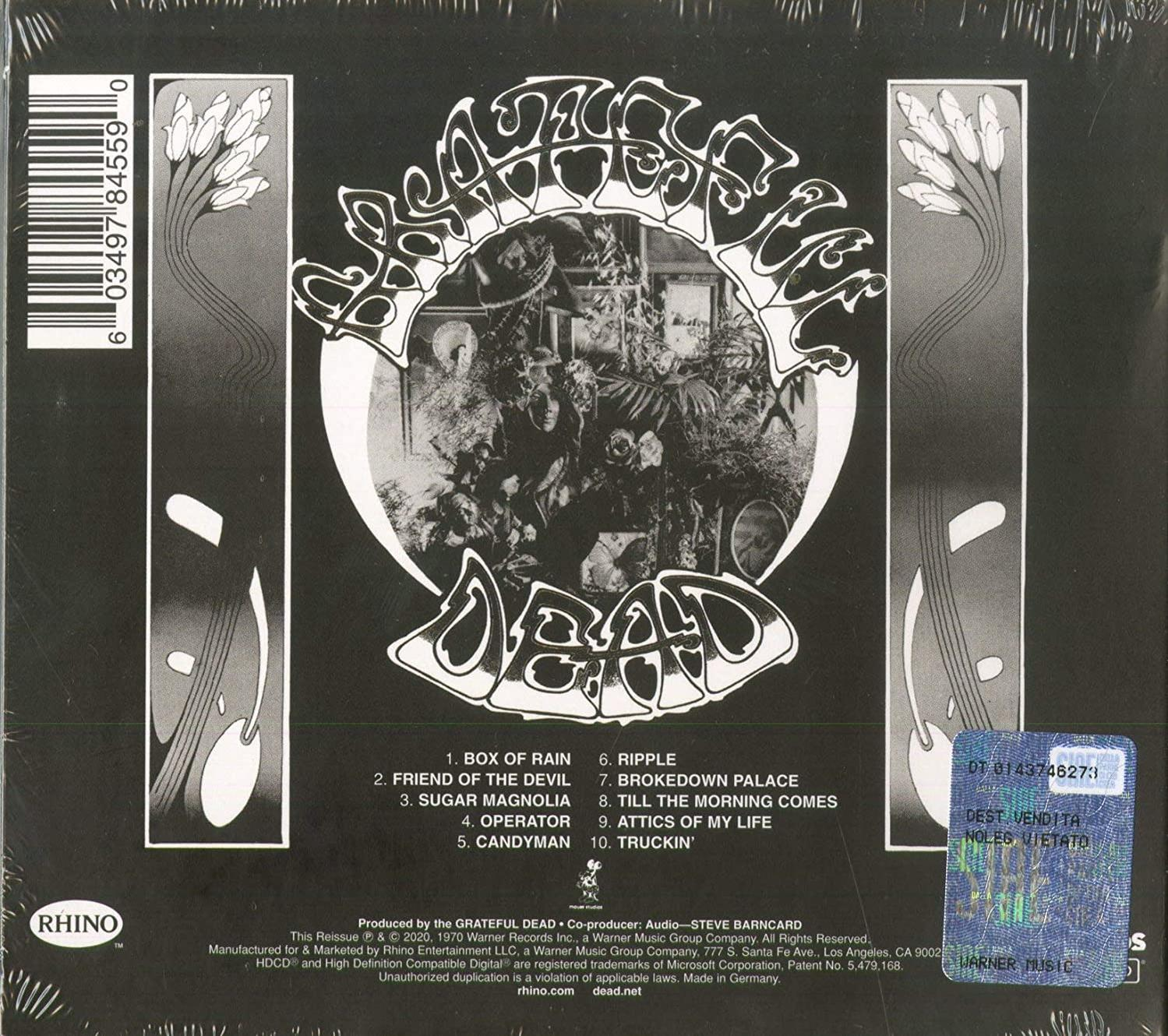 Albumcover mit Bandlogo, Artwork und einem Aufkleber mit Text.