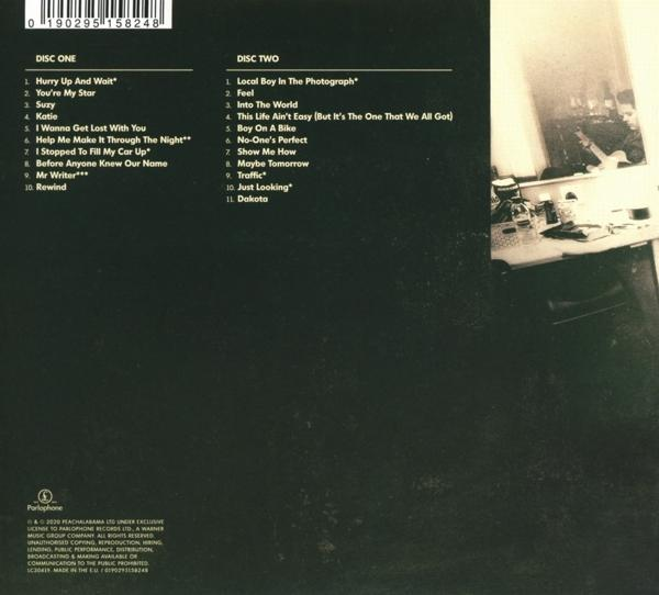 Albumcover mit Titellisten, schwarzer Hintergrund. Disc Eins und Zwei sind mit Songtiteln aufgelistet.