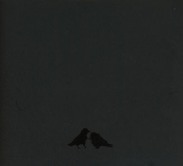 Silhouette von zwei Vögeln, die sich auf schwarzem Hintergrund gegenüberstehen. Einfaches, minimalistisches Design.