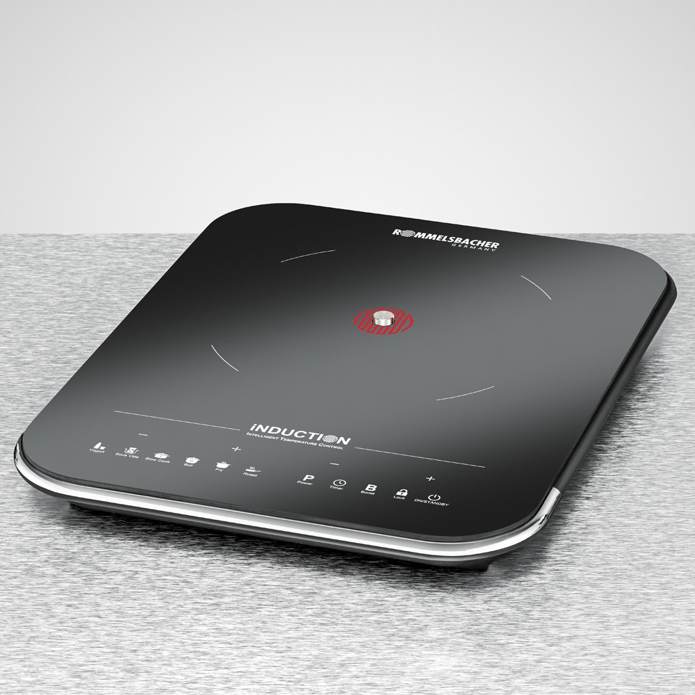 Schwarzes Induktionskochfeld. Es hat ein Touchpanel mit Knöpfen und den Markennamen 'Rommelsbacher'.