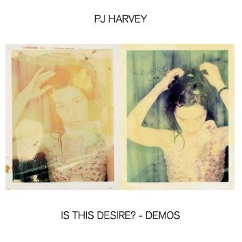 Deux photos Polaroid de PJ Harvey. Elle se touche les cheveux. Texte: Is This Desire? - Demos.