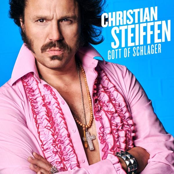 Mann mit Schnurrbart und rosa Hemd, Text 'Christian Steffen'