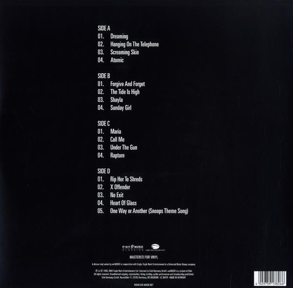 Eine Schallplattenhülle mit Titelliste. Sie listet die Seiten A, B, C und D mit Songtiteln in Weiß auf.