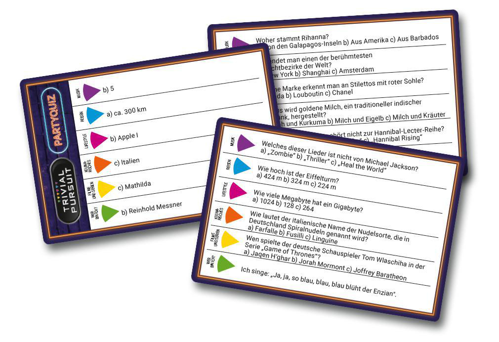 Trivial Pursuit-Karten mit Fragen in mehreren Sprachen. Blauer und violetter Hintergrund.