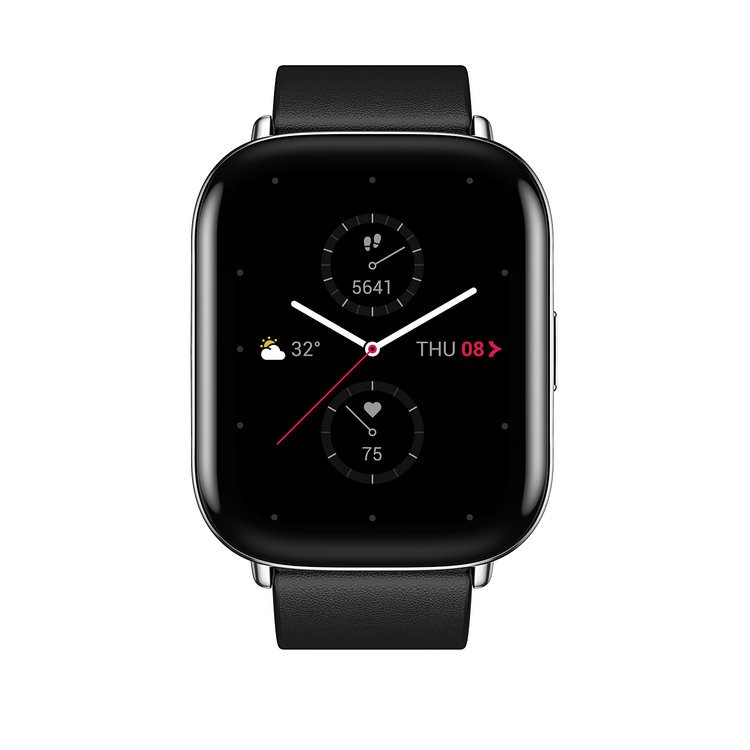 Smartwatch negra con correa de cuero negro, mostrando hora, clima y frecuencia cardíaca, sobre gris.