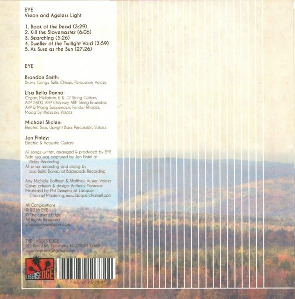 CD-Cover mit Titelliste und Credits, mit Landschaftshintergrund. Der Text ist hauptsächlich weiß auf braunem Hintergrund.