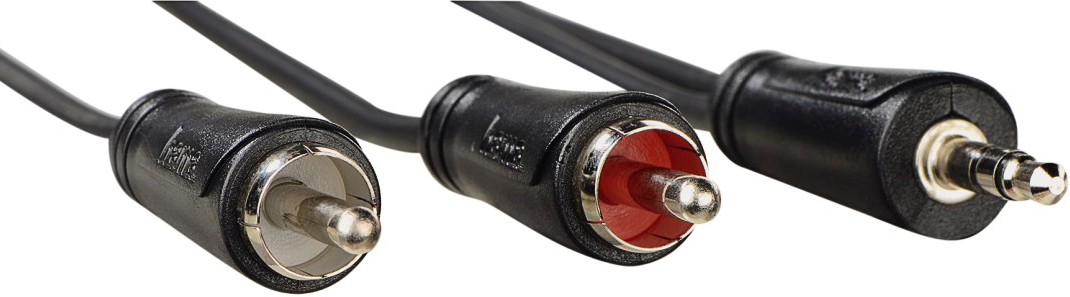 Trois câbles audio, deux RCA et un 3,5 mm, noirs avec connecteurs argentés.