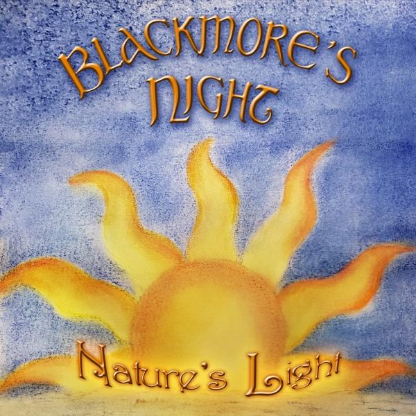 Pochette d'album avec un soleil orange et un ciel bleu. Texte : Blackmore's Night. Titre : Nature's Light.