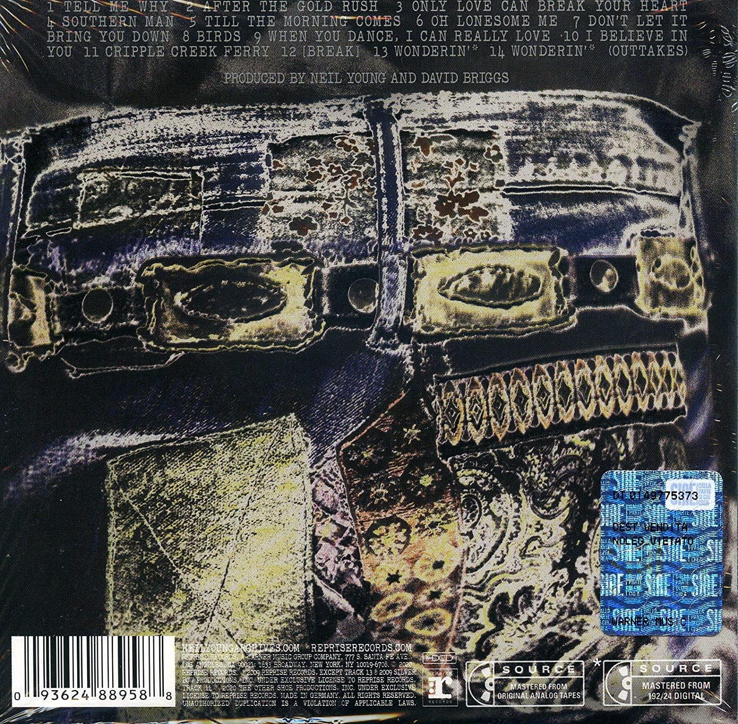 Album borító. Farmernadrág design, kopott hatással. Szöveg a borítón.