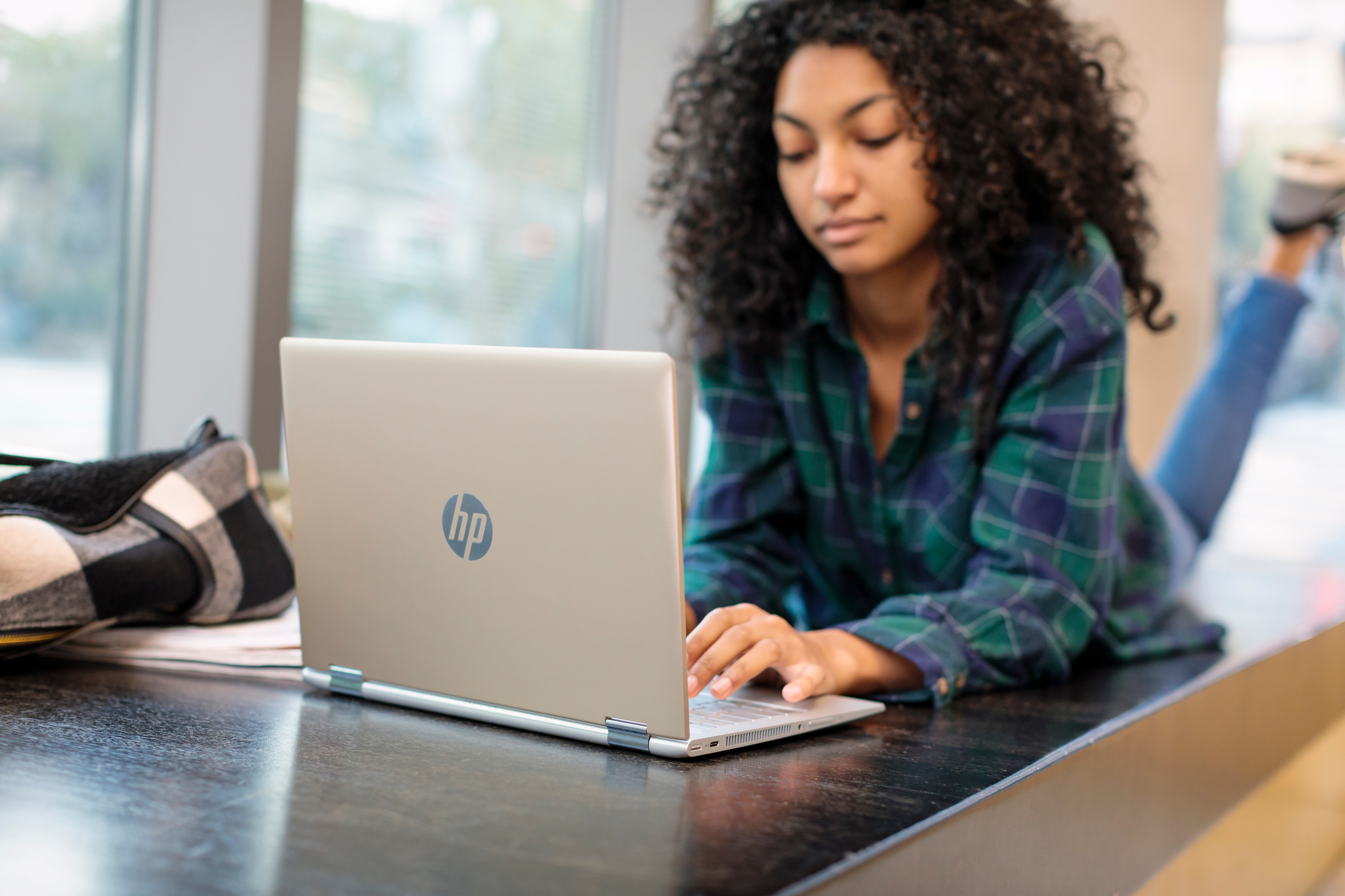 HP 14-cd0302ng - 14 Zoll - Intel® Core™ i3 i3-8130U - 8 GB - 256 GB - NVIDIA GeForce® MX130 - Windows 10 Home (64 Bit)