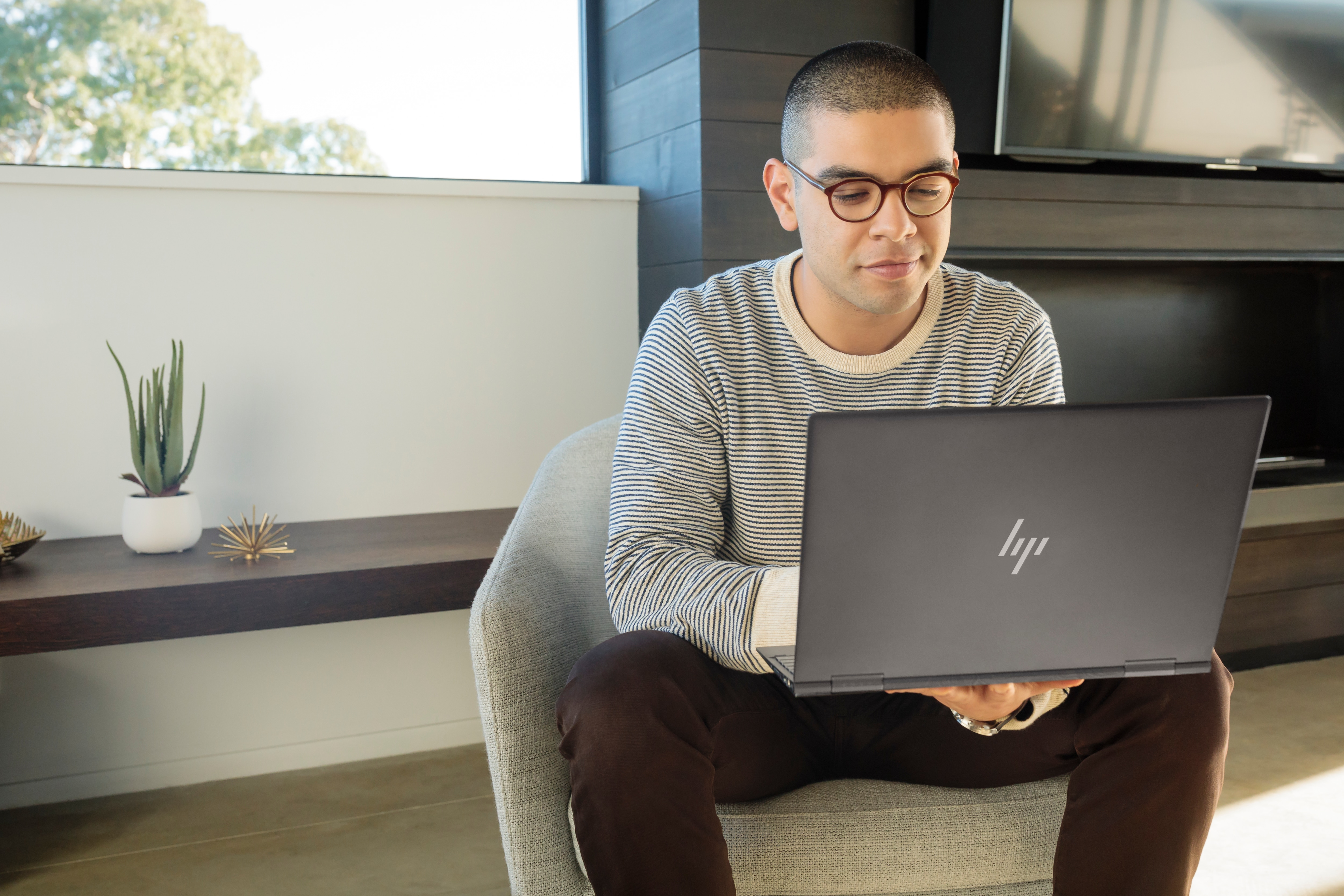 HP ENVY x360 13-ag0305ng - 13,3 Zoll - AMD Ryzen™ 5 2500U - 8 GB - 512 GB - AMD Radeon™ RX Vega 8 - Windows 10 Home (64 Bit)