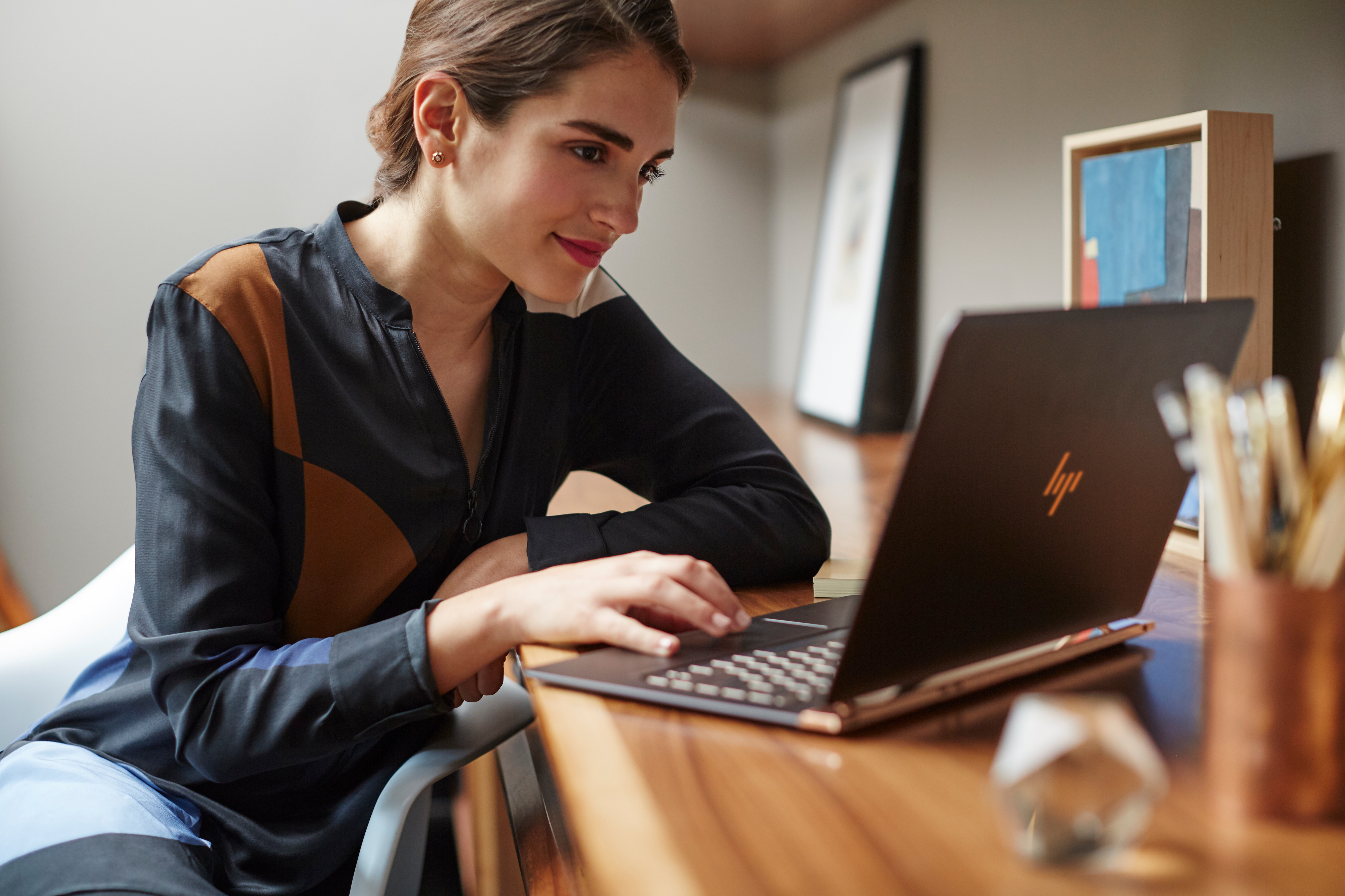 HP Spectre 13-v030ng  - 13,3 Zoll - Intel® Core™ i7 i7-6500U - 8 GB - 512 GB - Intel® HD 520 - Windows 10 Home (64 Bit)