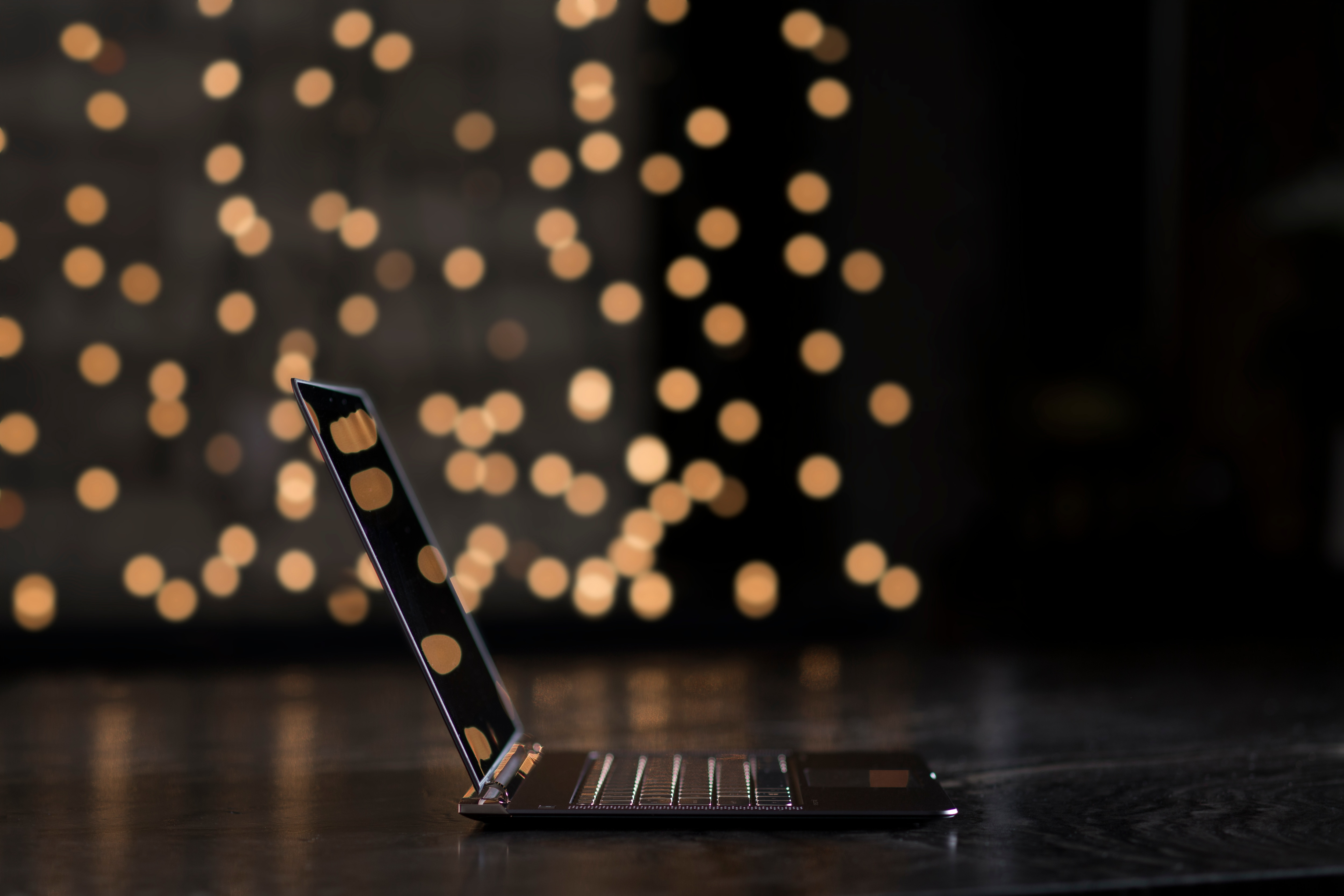 HP Spectre 13-v030ng  - 13,3 Zoll - Intel® Core™ i7 i7-6500U - 8 GB - 512 GB - Intel® HD 520 - Windows 10 Home (64 Bit)