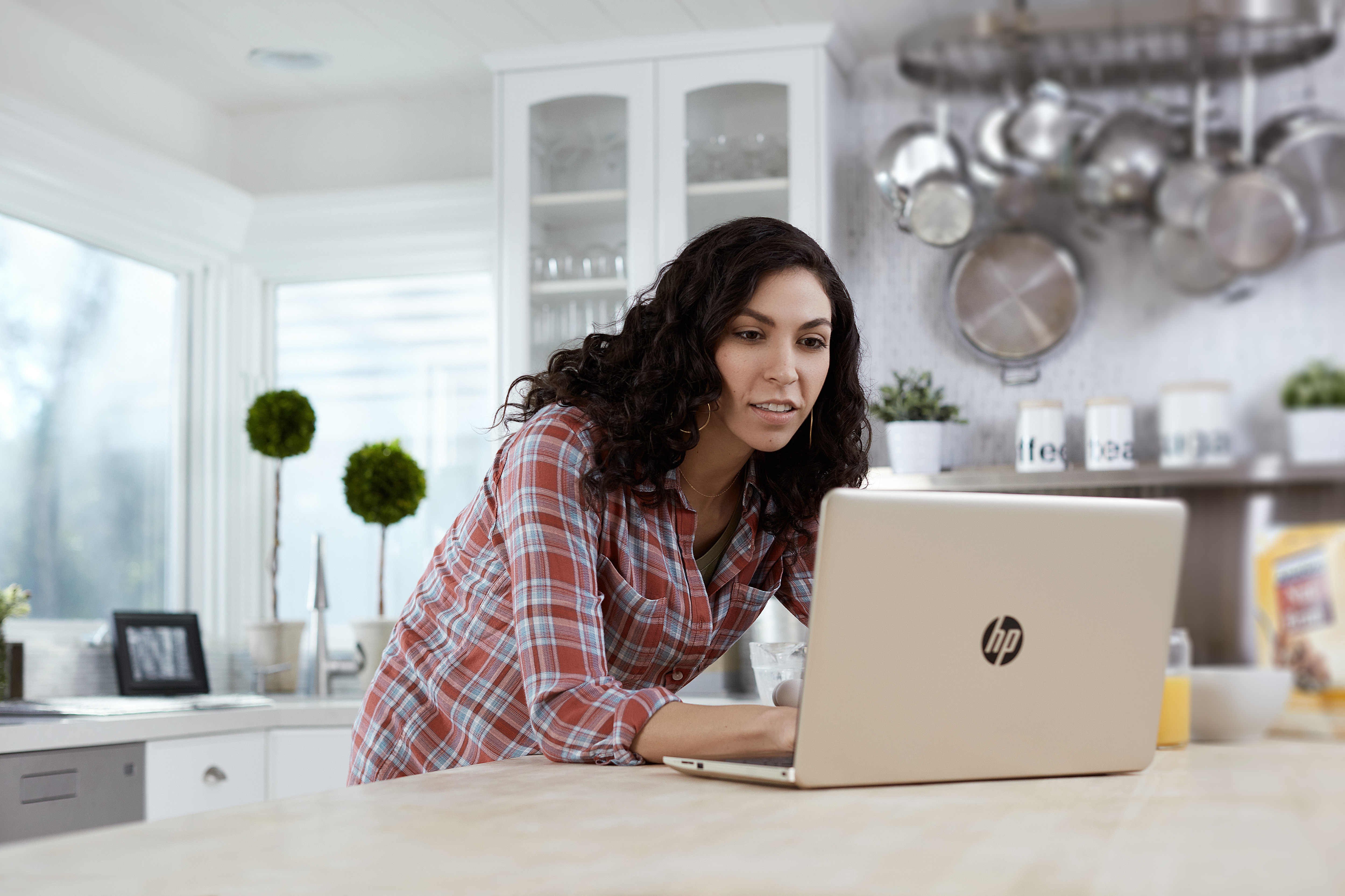 HP 15-bs036ng - 15,6 Zoll - Intel® Celeron® N3060 - 4 GB - 1 TB - Intel® HD 400 - Windows 10 Home (64 Bit)