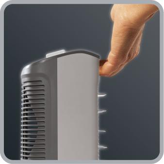 Eine Hand berührt einen weiß-grauen Ventilator. Der Hintergrund ist ein dunkelgrauer Farbverlauf.
