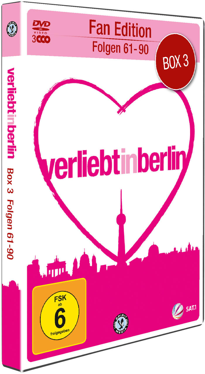 DVD-Box mit einem rosa Herzen und den Worten 'verliebtinberlin'. Weißer Hintergrund.