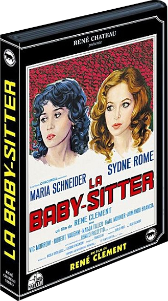 DVD-hoes voor "La Baby-Sitter". Twee vrouwen kijken de kijker aan, een met donker haar, de ander met licht haar.