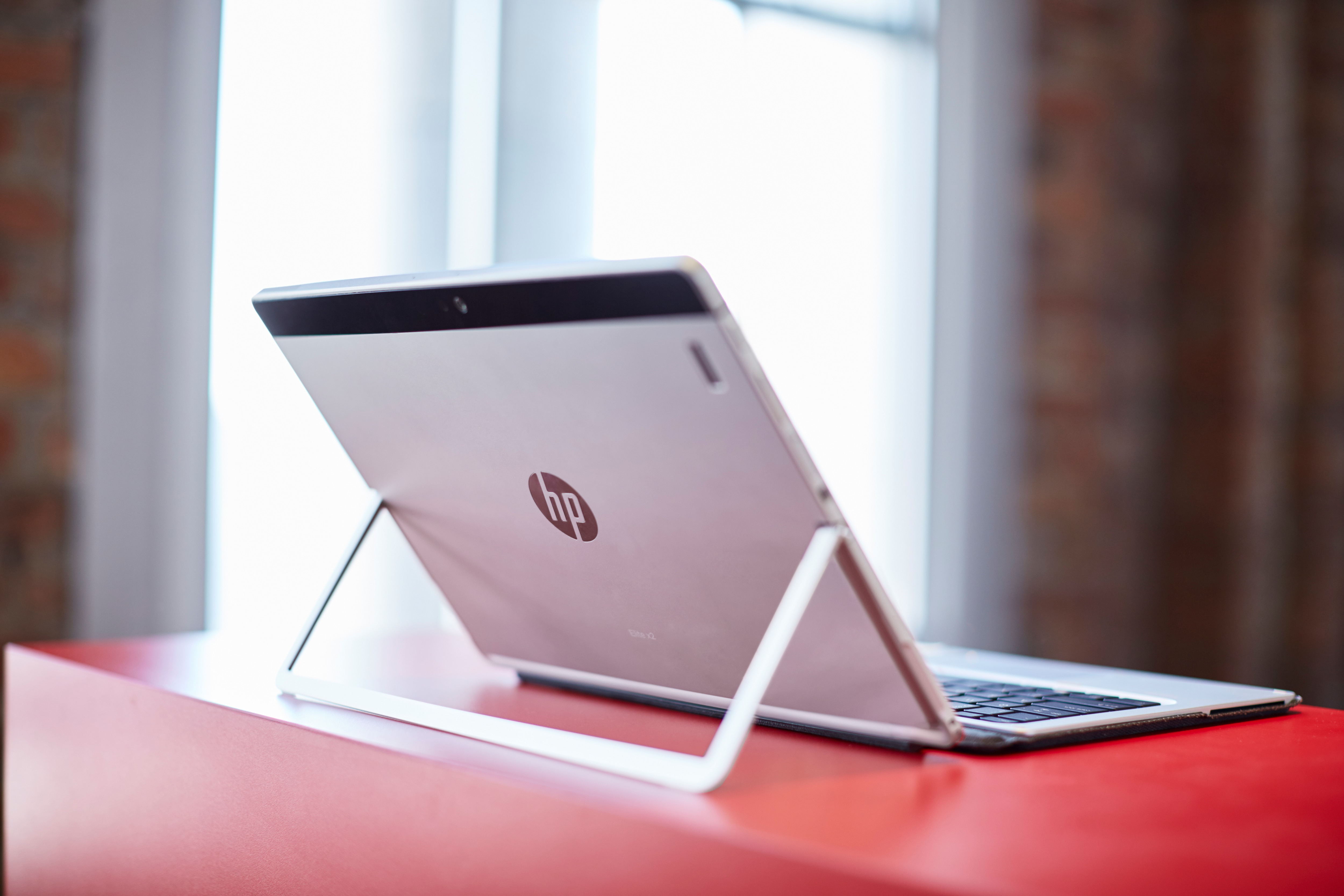 HP - B2B Elite x2 1012 G1 - 12 Zoll - Intel® Core™ M m5-6Y54 - 8 GB - 256 GB