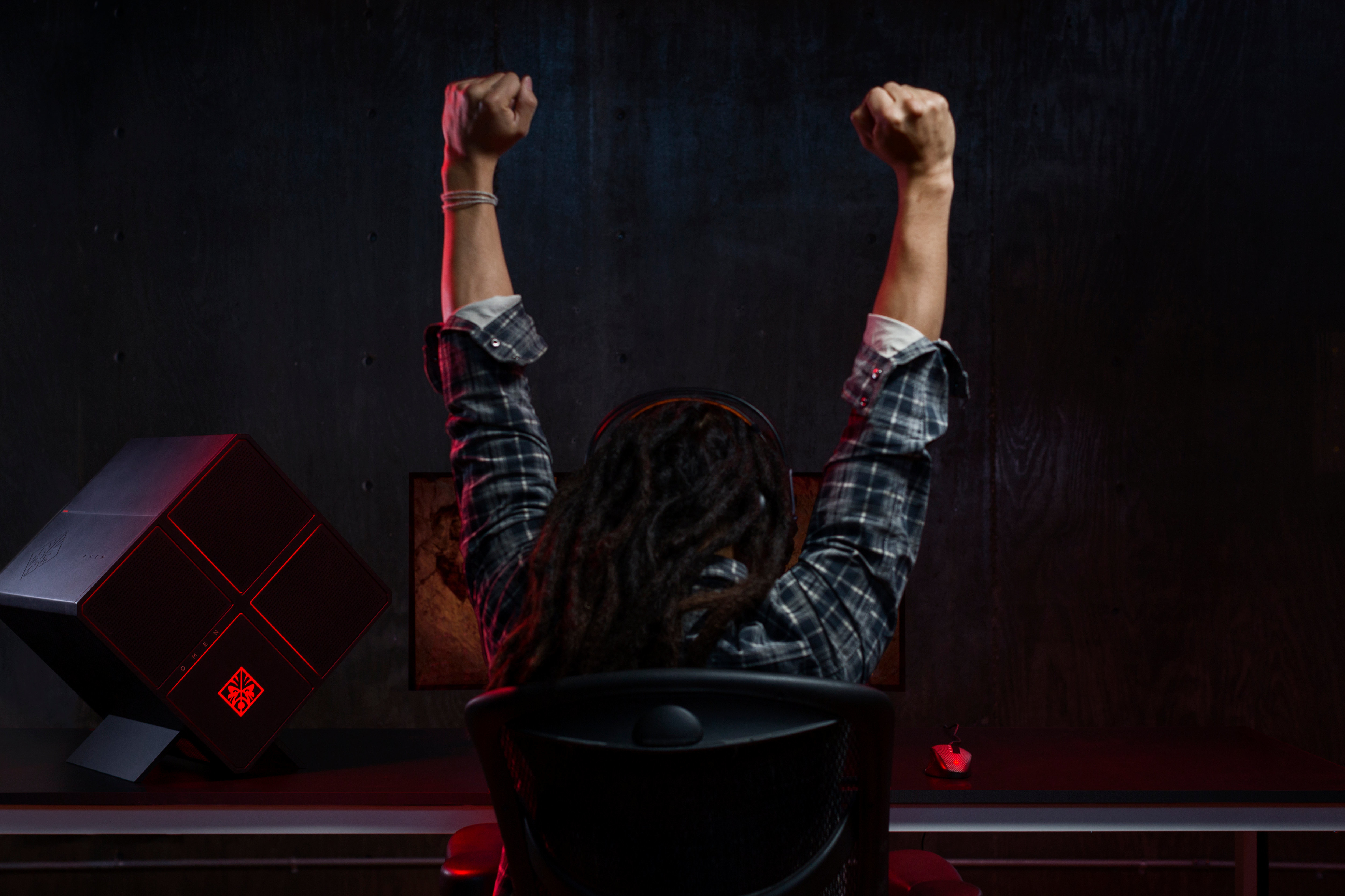 HP OMEN X 900-201ng - Intel® Core™ i9 i9-7920X - 32 GB - 3 TB - NVIDIA GeForce® GTX 1080 Ti - Windows 10 Home (64 Bit)