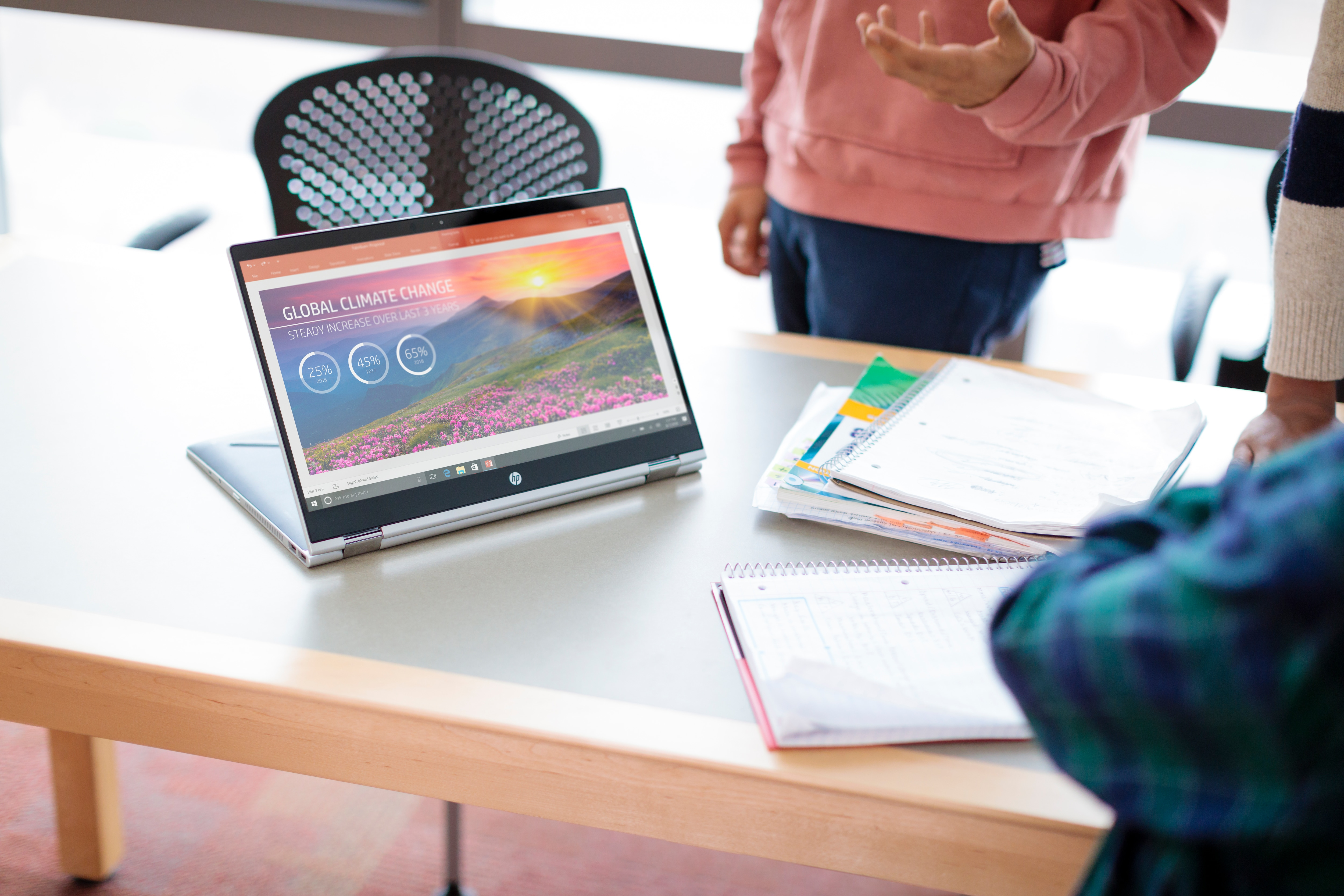 HP Pavilion x360 15-cr0301ng - 15,6 Zoll - Intel® Core™ i3 i3-8130U - 8 GB - 1 TB - Intel® UHD 620 - Windows 10 Home (64 Bit)