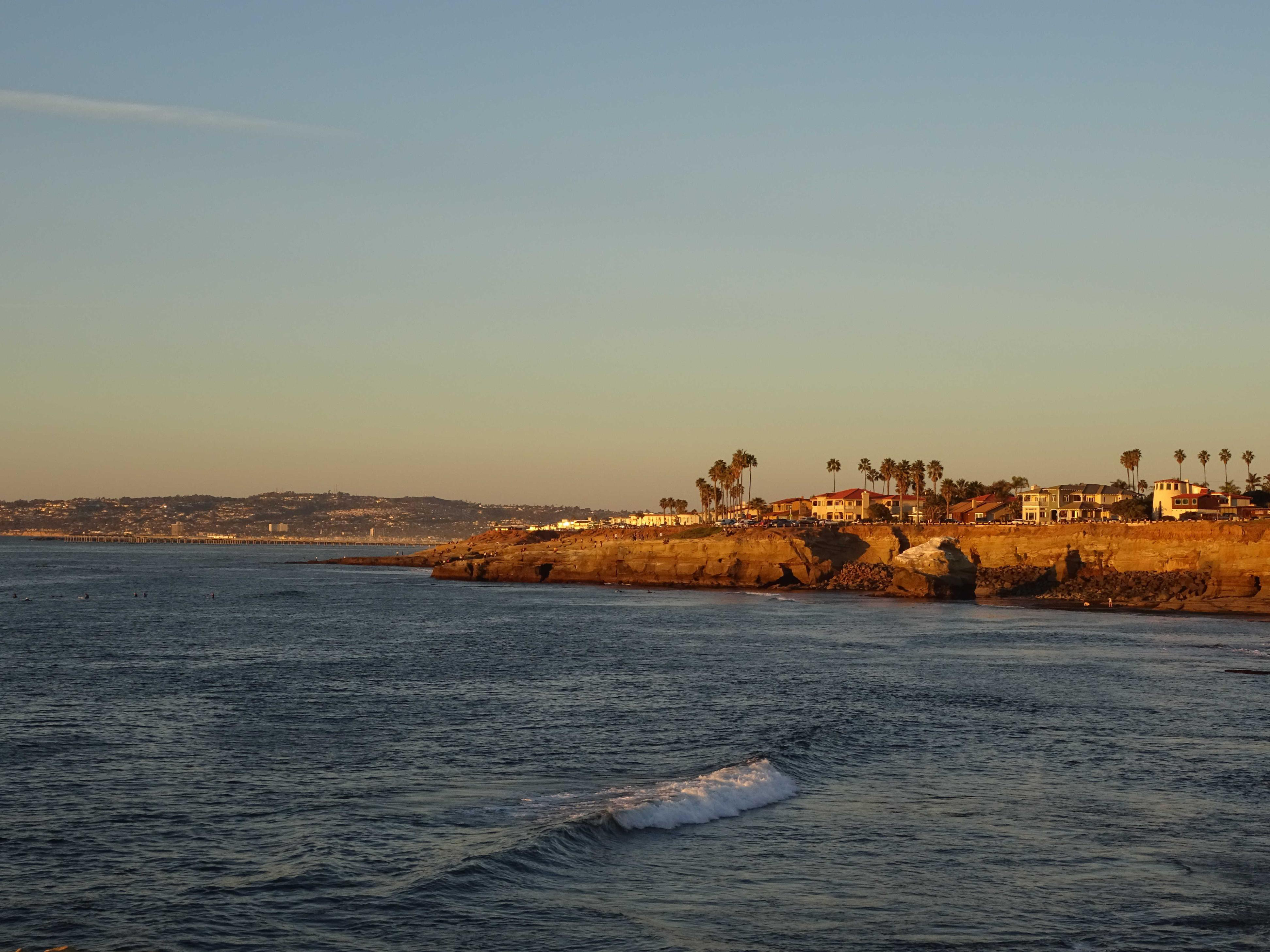 SONY Cyber-shot DSC-HX60 NFC Digitalkamera Schwarz, 30x opt. Zoom, TFT-LCD, Xtra Fine, WLAN