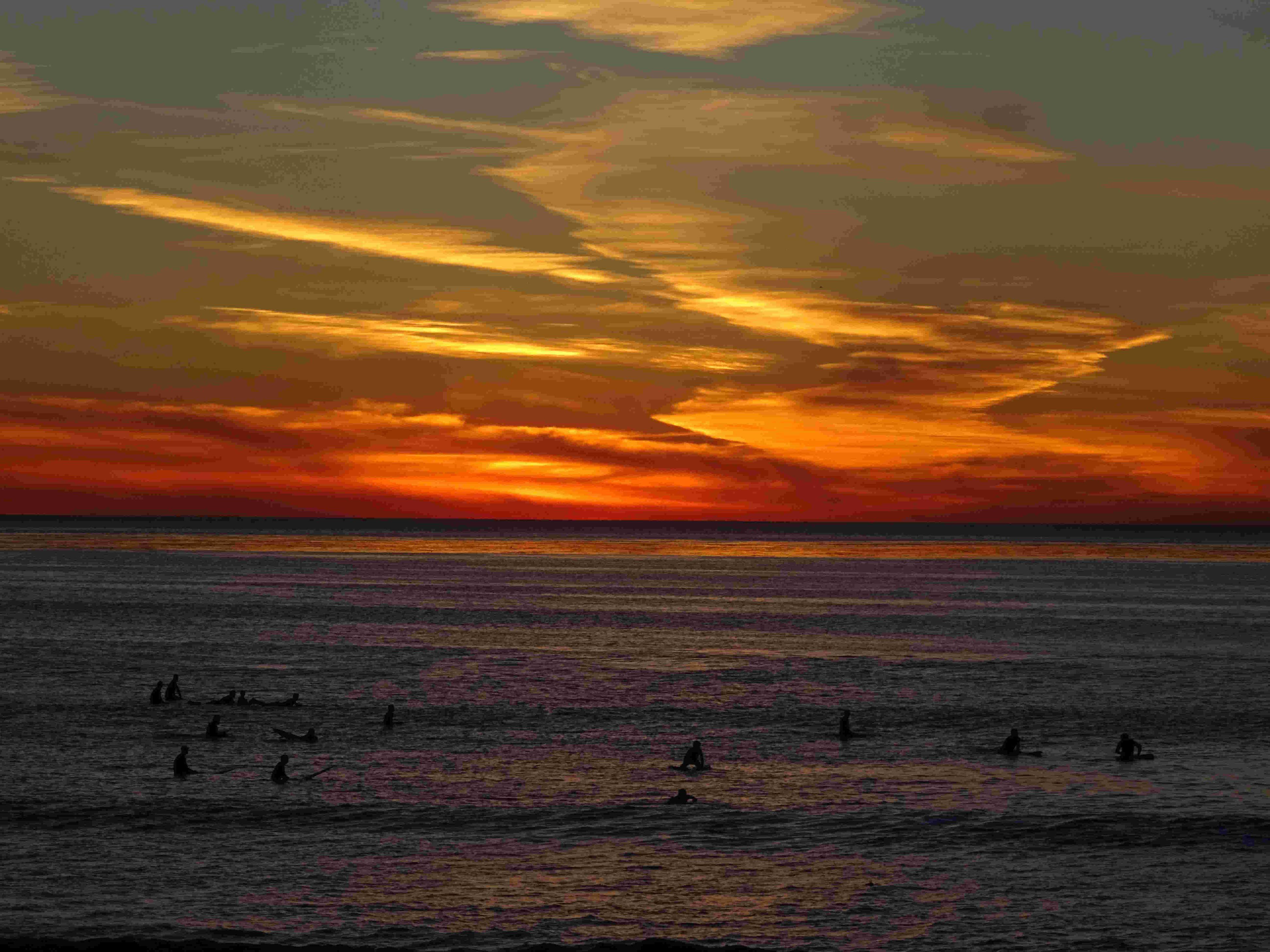 SONY Cyber-shot DSC-HX60 NFC Digitalkamera Schwarz, 30x opt. Zoom, TFT-LCD, Xtra Fine, WLAN