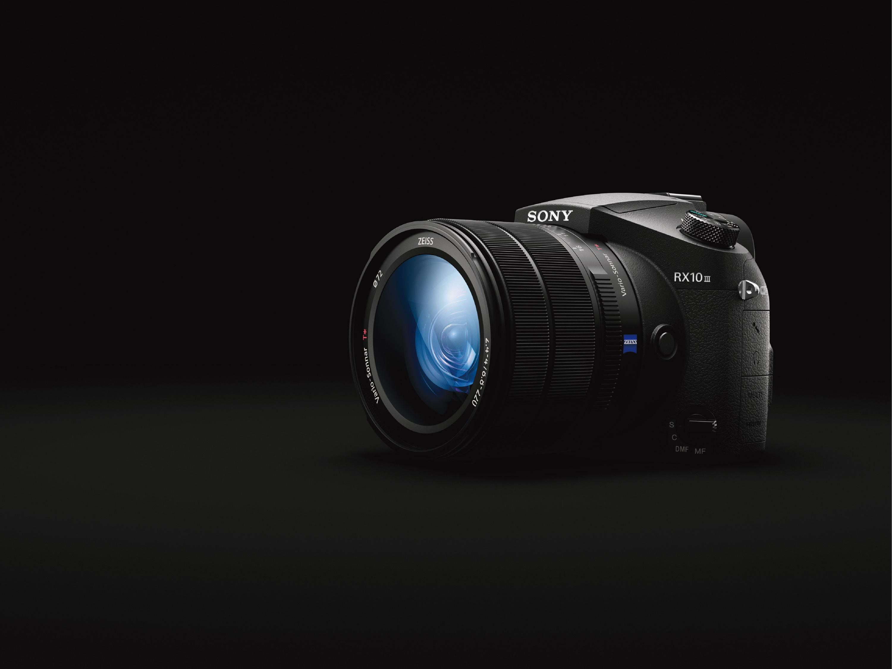 SONY Cyber-shot DSC-RX10 M3 Zeiss NFC Bridgekamera Schwarz, 25x opt. Zoom, TFT-LCD, Xtra Fine, WLAN