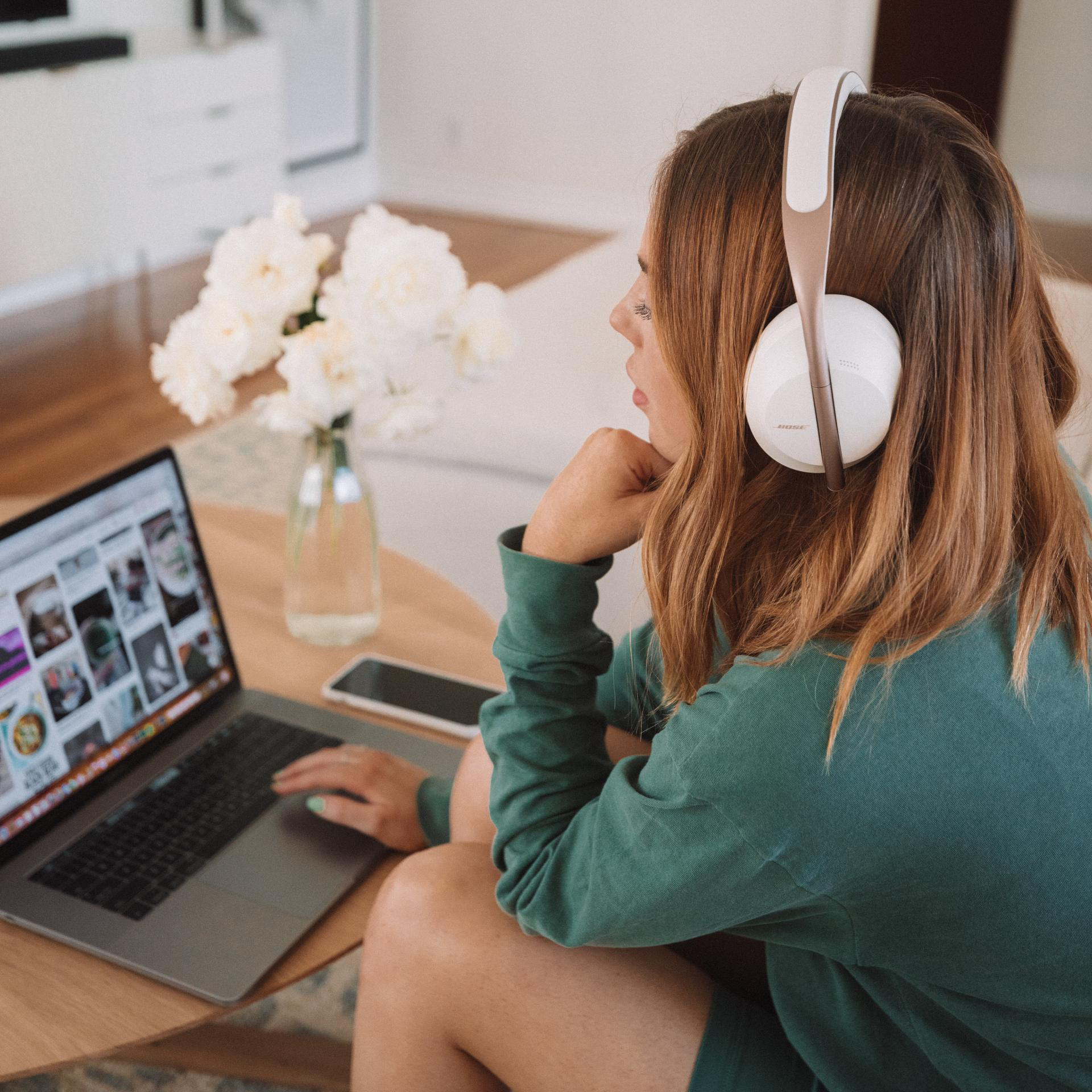 BOSE Headphones 700 Limited Edition  kabellose Noise-Cancelling, Over-ear Kopfhörer Bluetooth Soapstone