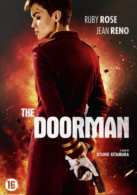 Couverture du film : Ruby Rose en manteau rouge, tenant une arme, fond enflammé.