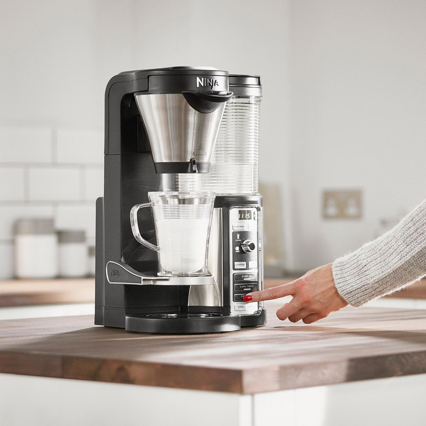 NINJA CF060EU Kaffeemaschine Schwarz/Silber