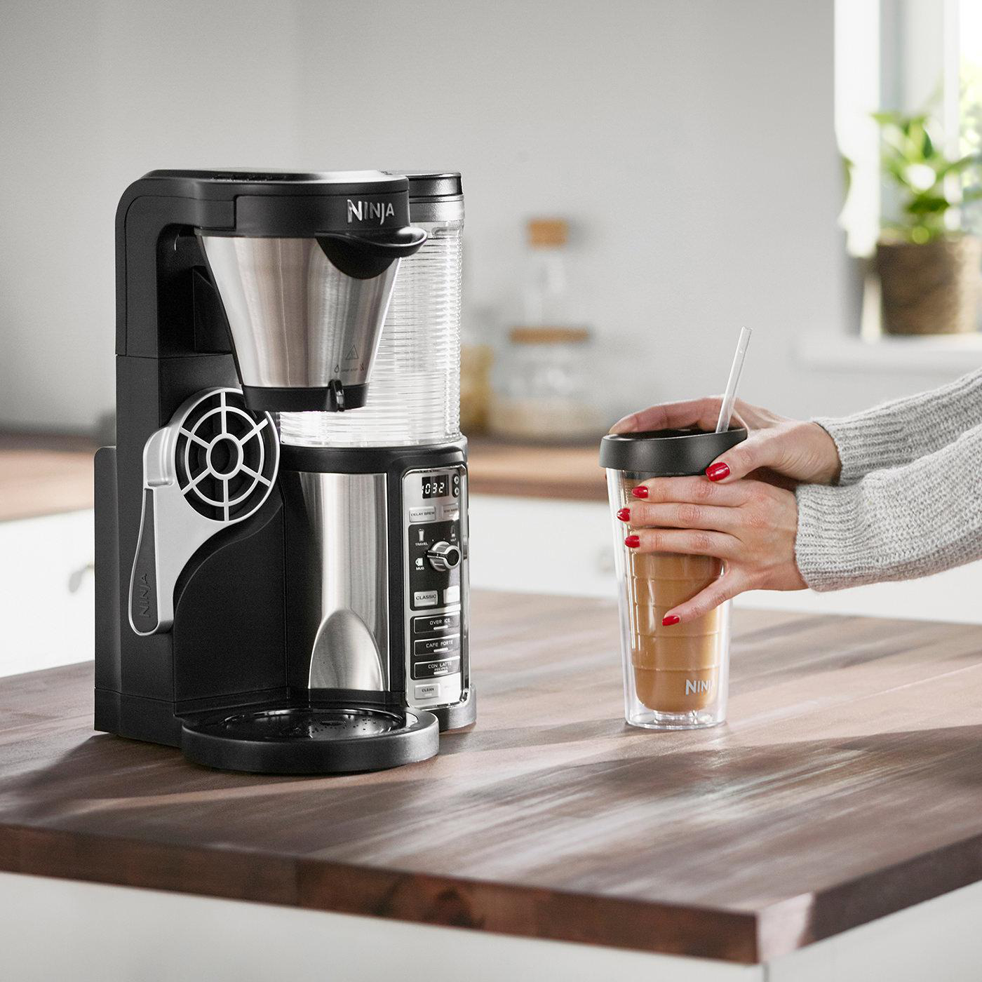 NINJA CF060EU Kaffeemaschine Schwarz/Silber