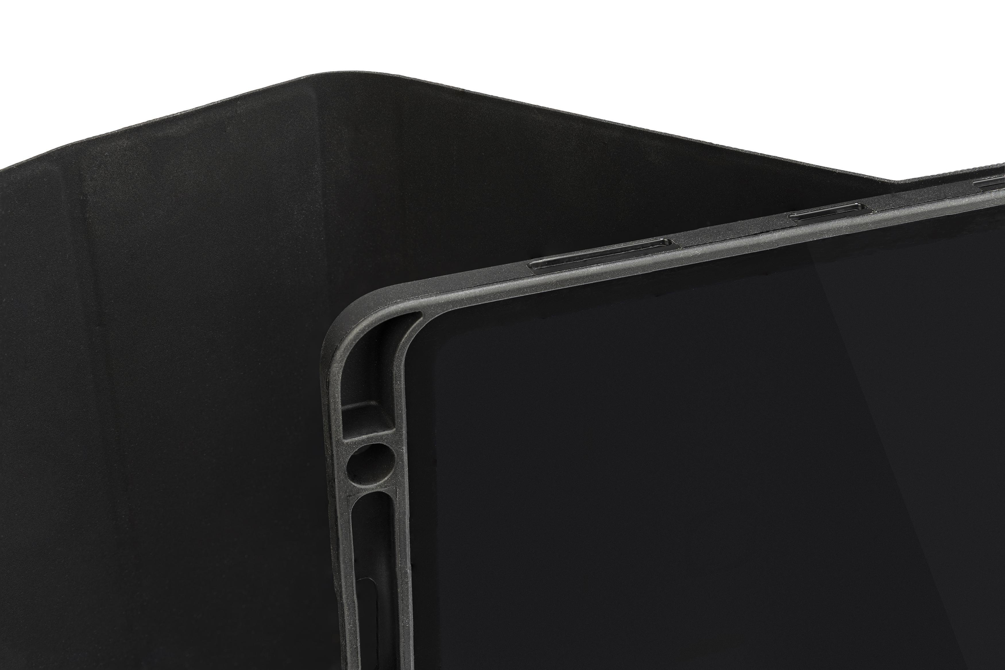 Schwarzes Tablet in einer schwarzen Hülle, leicht geöffnet. Weißer Hintergrund.